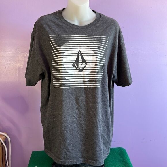 Volcom Men’s T-Shirt Size Large Dark Gray Short Sleeve Logo Graphic Tee Skate - Picture 1 of 4